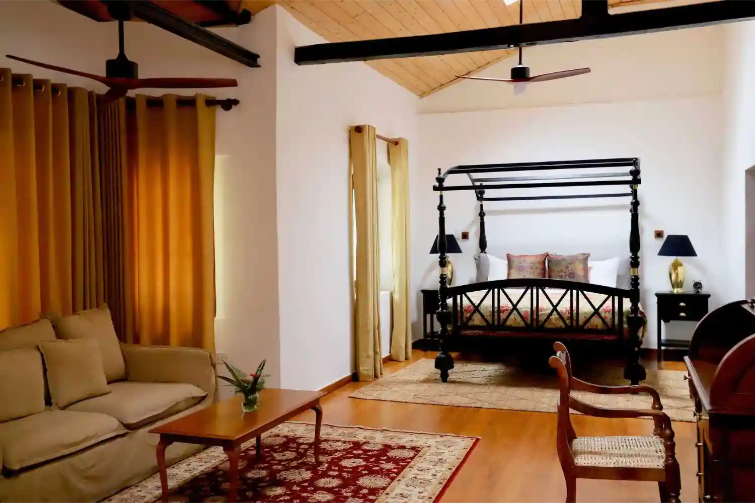The suite rooms and Bungalow suites to stay in kandy bawlana estate. private holiday bungalow in sri lanka